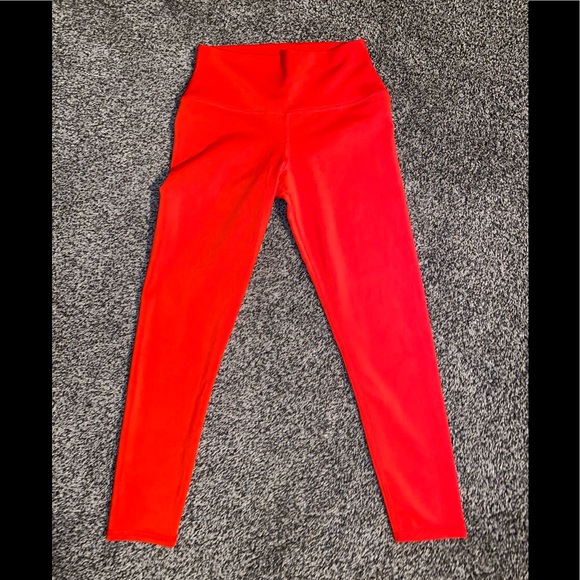 ALO Yoga Pants - ALO air brush leggings- perfect condition